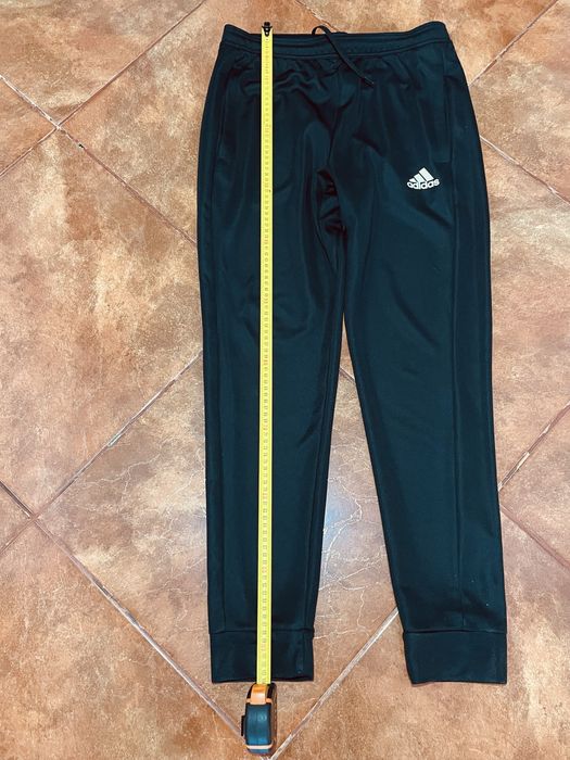 Pantaloni originali adidas !