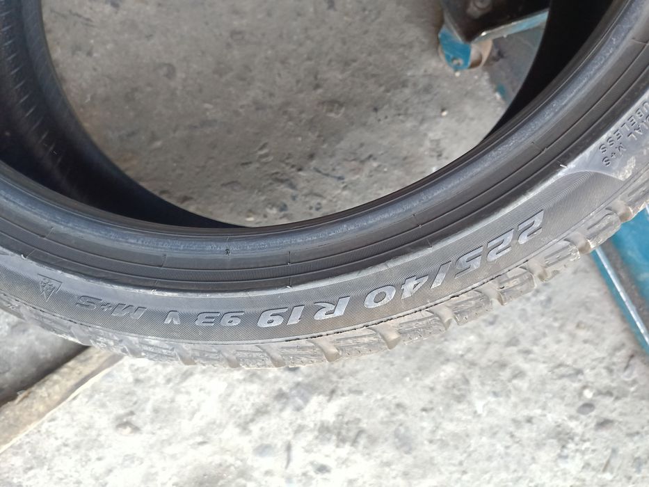 Зимни гуми -19цола -225/40-1бр.-80лв."PIRELLI"
