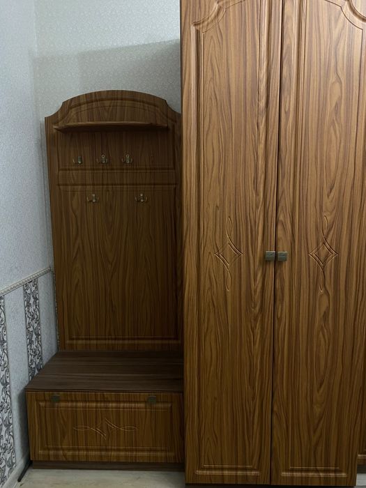 Продам гарнитур прихожий