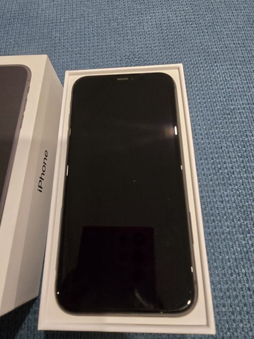 Iphone 11 64GB черен