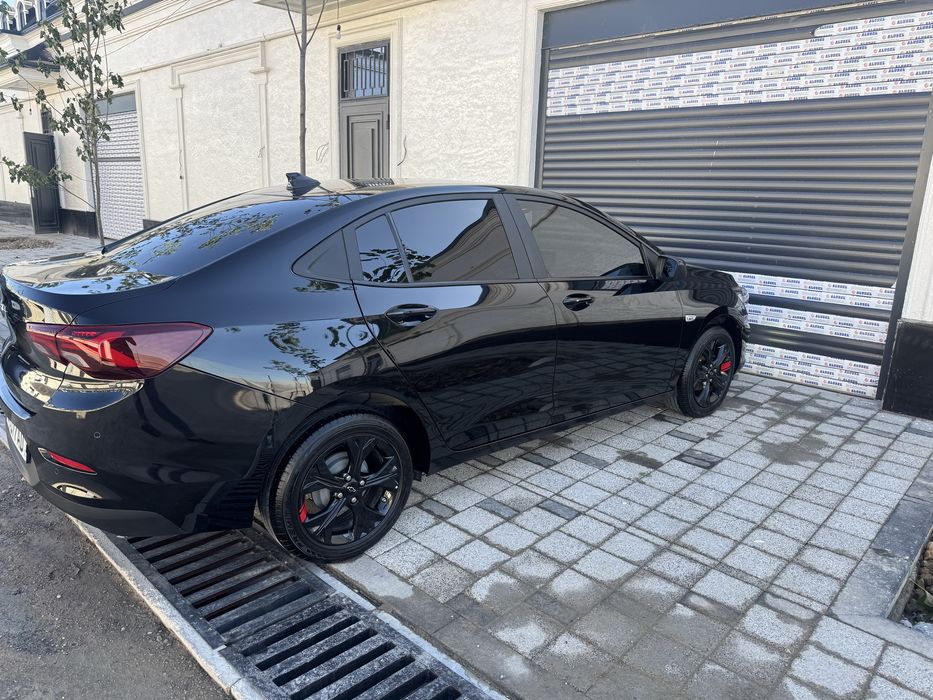 Chevrolet Onix Red Line