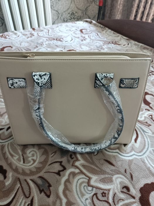 Продам сумку 3500.