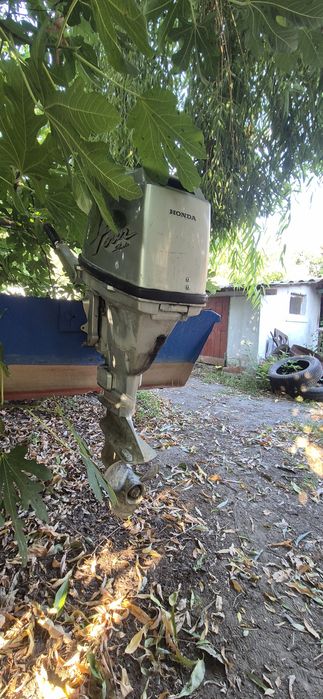 Barca tabla cu motor Honda (inscrisa)