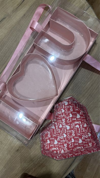 Продам коробку под клубнику шоколаде или для цветов