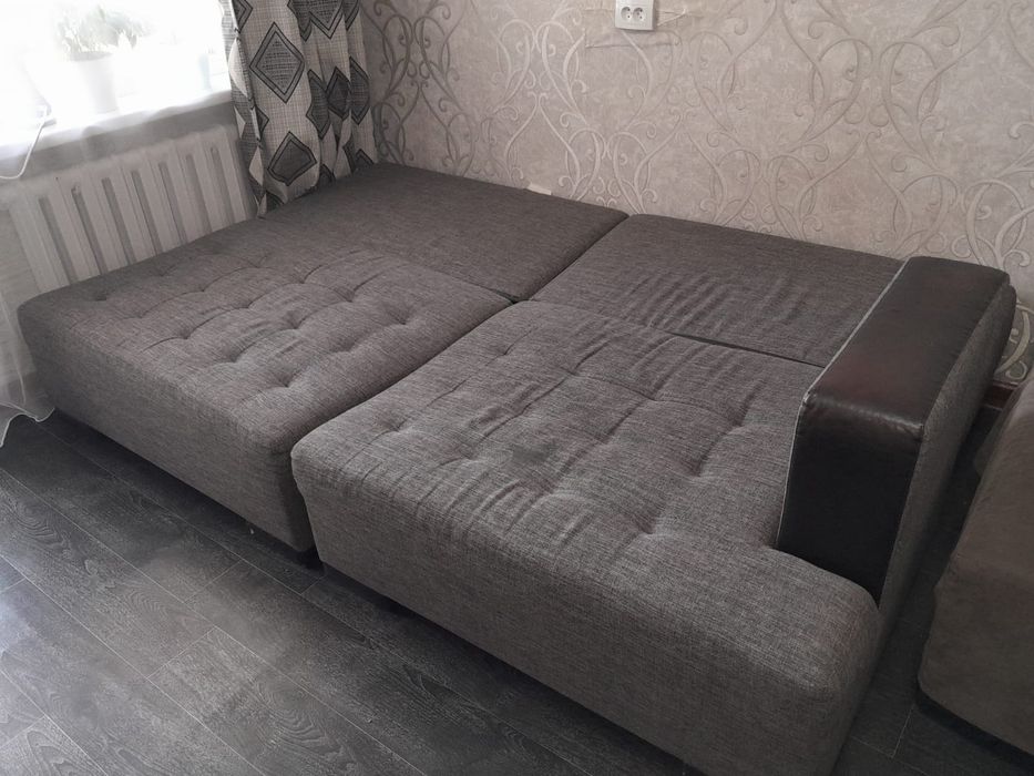 Продам диван! Для зала