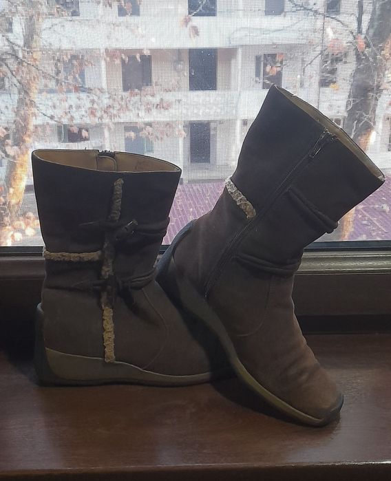 Продаются сапоги натуральный замш