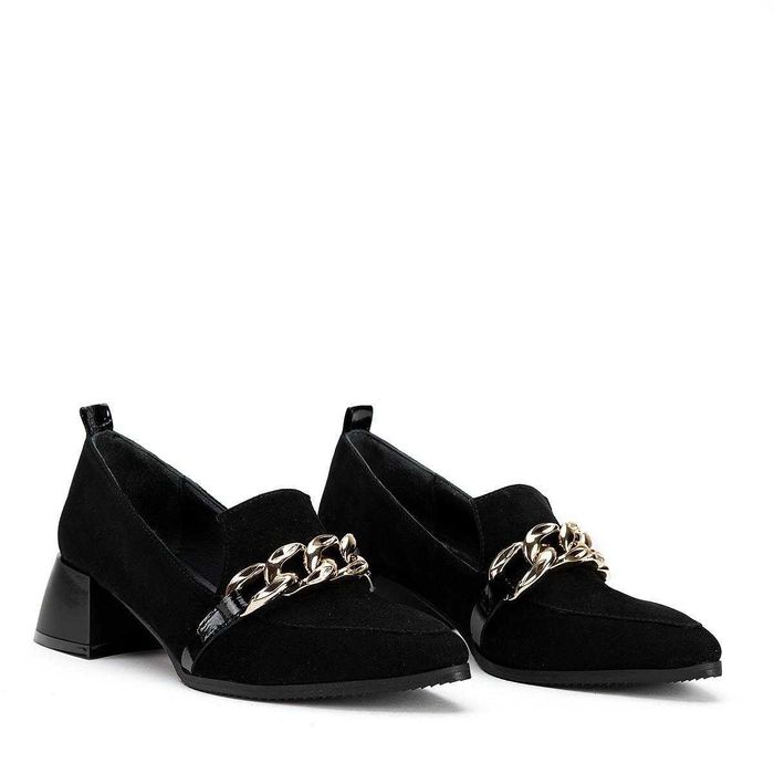 Ежедневни дамски черни обувки с метален аксесоар от естествен велур