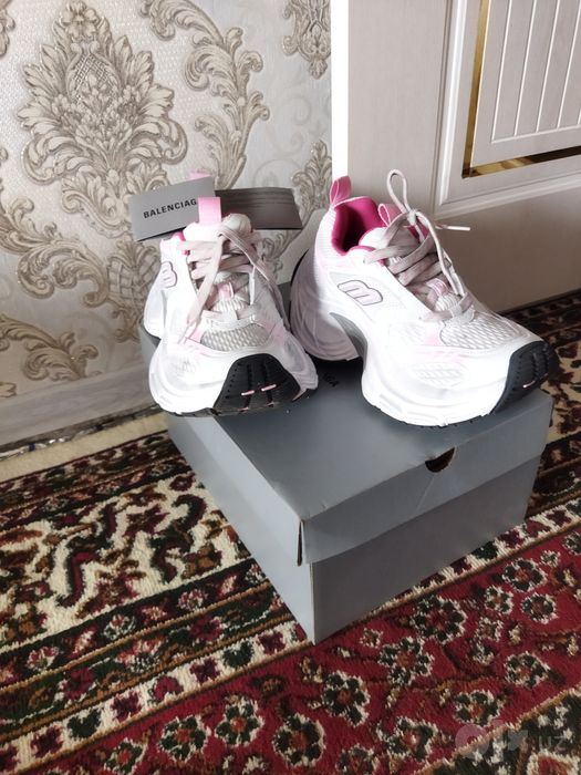 Balenciaga krasofka