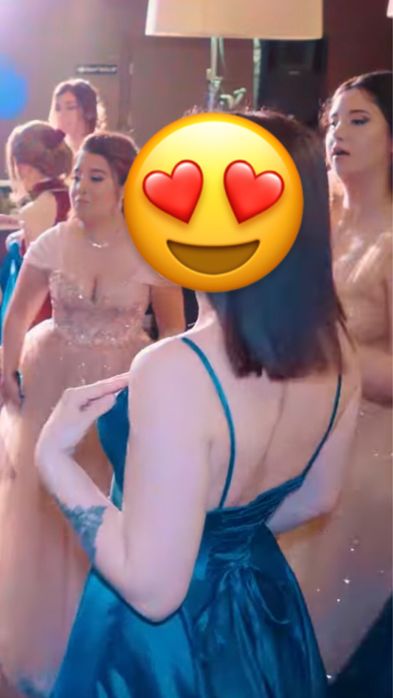 НАЙ-НИСКА ЦЕНА! Сатенена бална рокля цвят есмералд