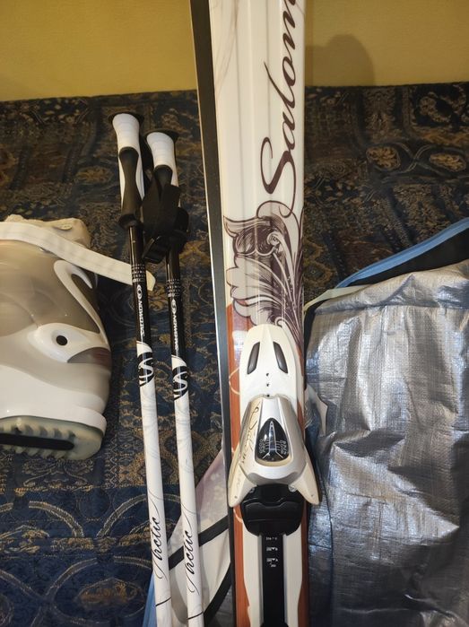 Продам НОВЫЕ лыжи,палки, крепления Salomon , ботинки Rossignol .