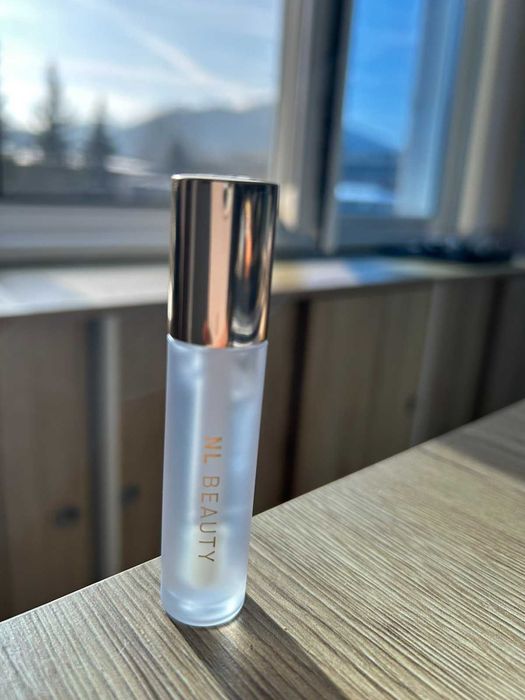 NL BEAUTY Уголемяващ гланц за устни