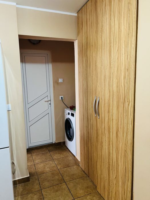 Apartament 2 camere decomandat , Mobilat , Zona centru