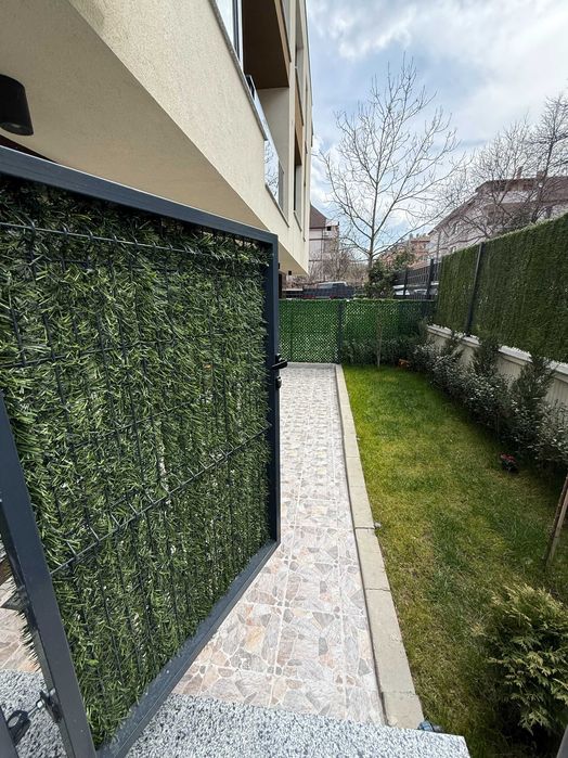 Дава се под наем обзаведен двустаен апартамент със собствен двор