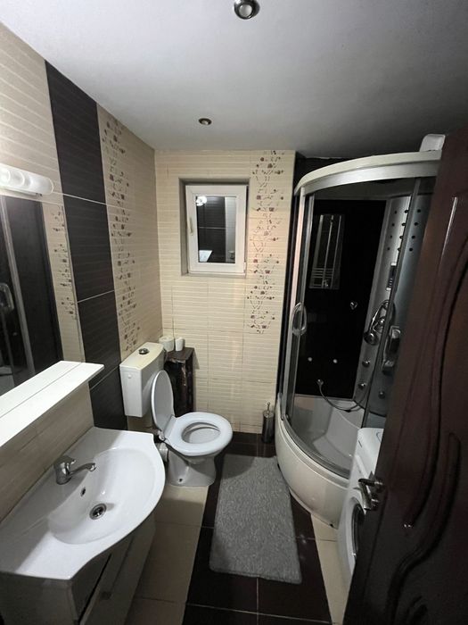 Închiriez apartament pe bulevardul Mihai Viteazul