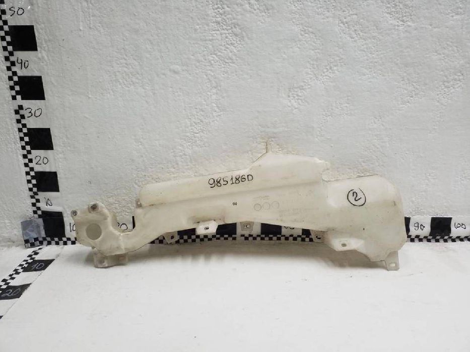 Бачок омывателя на Pajero 4