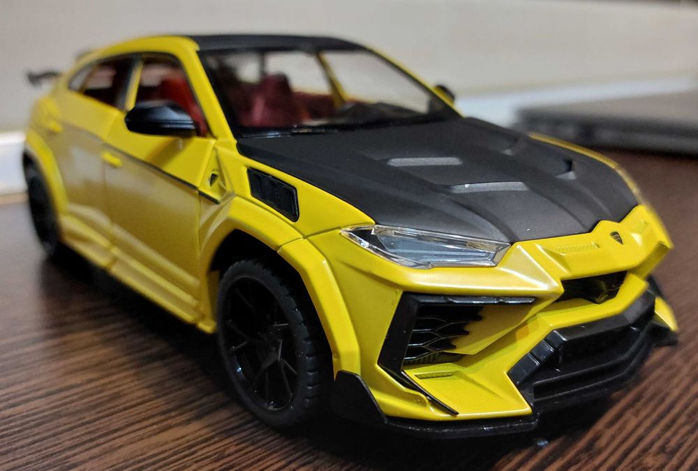 Masina Lamborghini Jucarie Macheta NOUA CUTIE