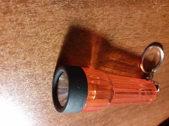 фенер с батерии антикварен метален с обикновена крушка