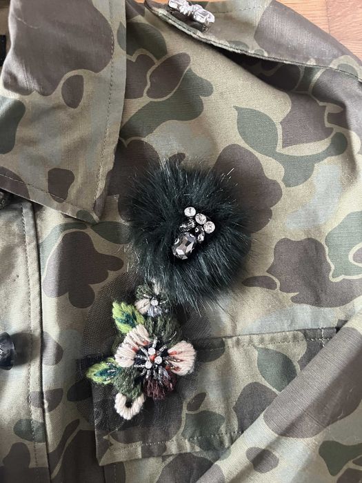 Jacheta Zara material camuflaj, masura M, accesorii fashion