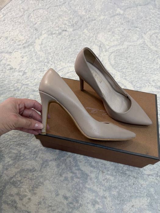 Продам женские туфли