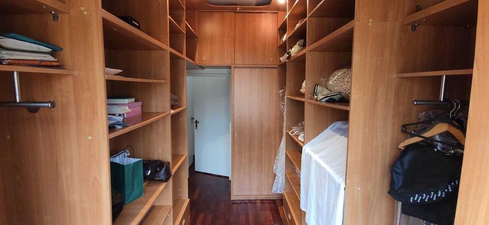 Срочно! Дoм 10 koмнат 6 сот Азербайджанский центр. Для жизни и бизнеcа