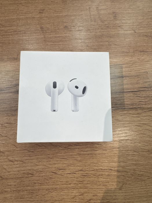 Наушники AirPods 4 новые