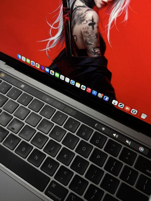 Macbook pro m2 8/256 92%