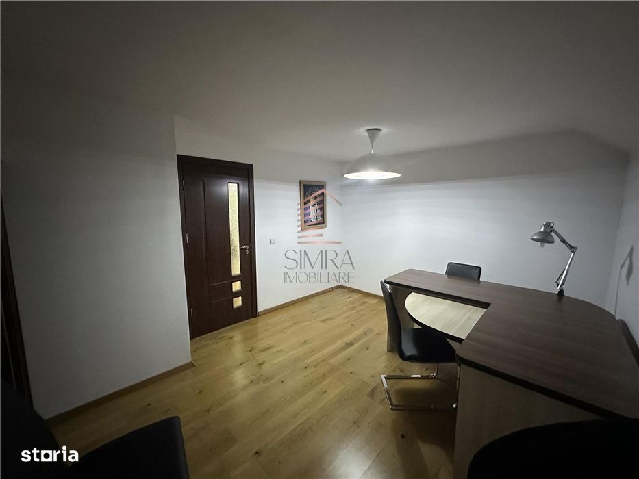 Casa ultracentrala curte comuna