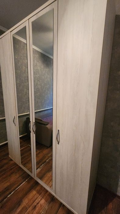 Шкаф  распашной 4 двери