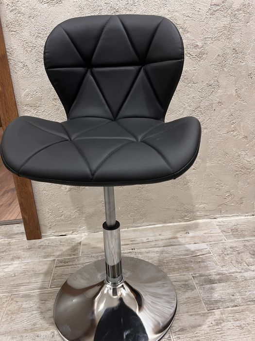 Модерен регулируем въртящ се бар стол