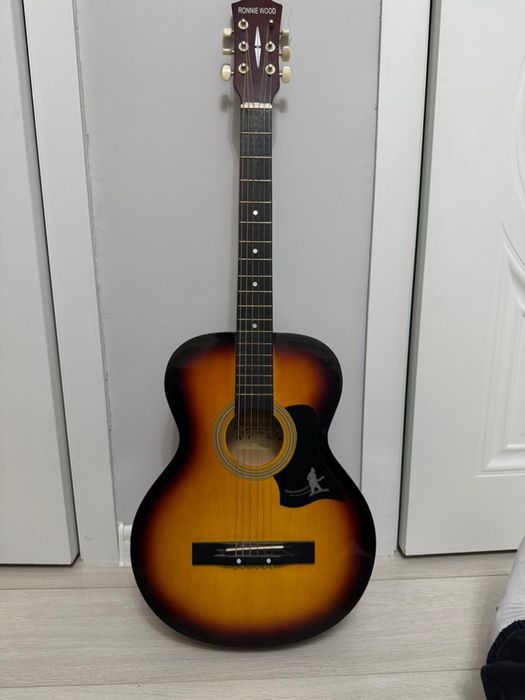 Акустическая Гитара