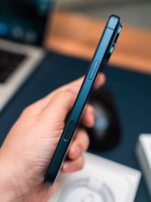 iPhone 17 Pro Max 256gb Blue Sim + E sim