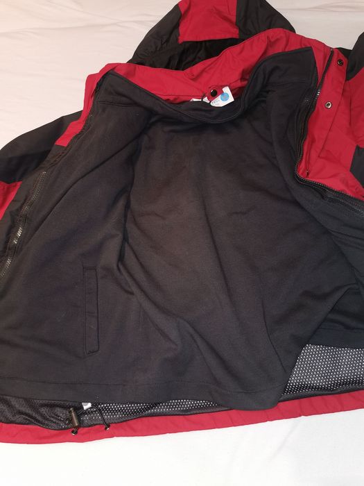 Geaca impermeabila mărime 152