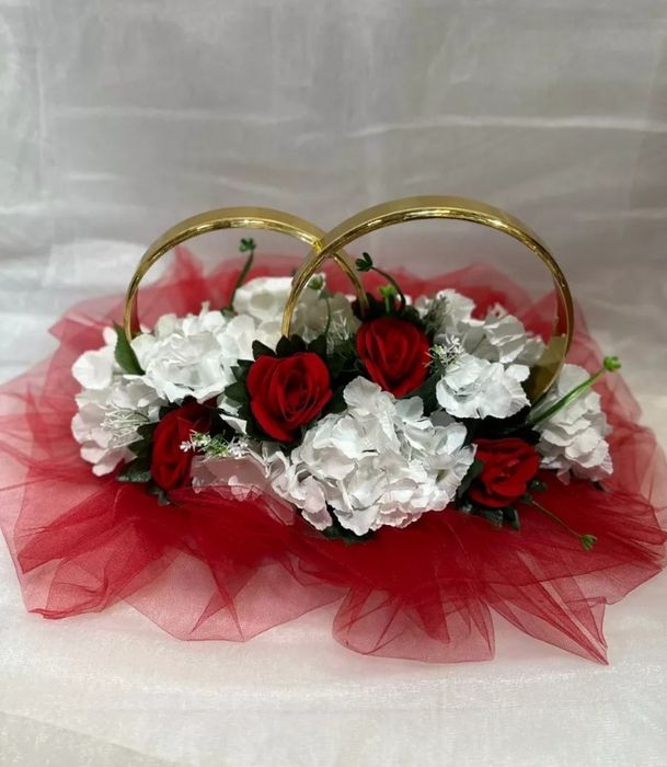 Кольца на свадебную машину