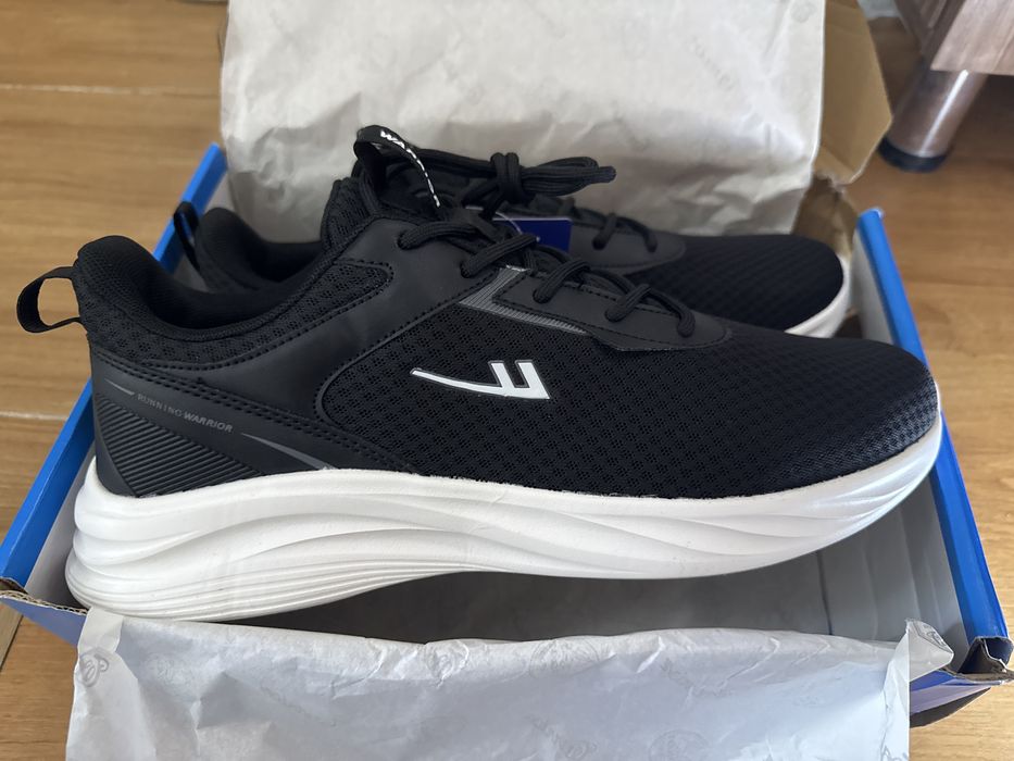 Новые кроссовки мужские