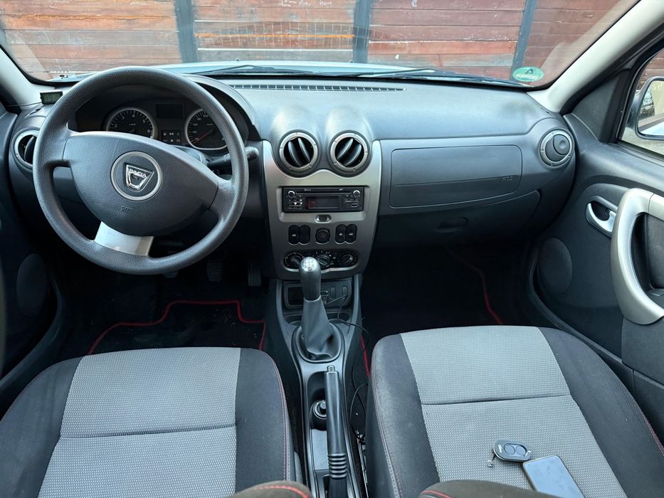 Vând Dacia Duster 1.6 benzină. Nr Zoll valabile 30 zile. RAR efectuat