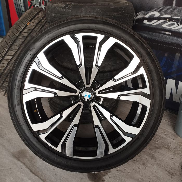 BMW X7 R22 хорошом состаяние.