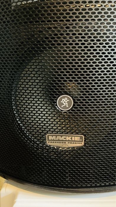 Mackie s215 Маки