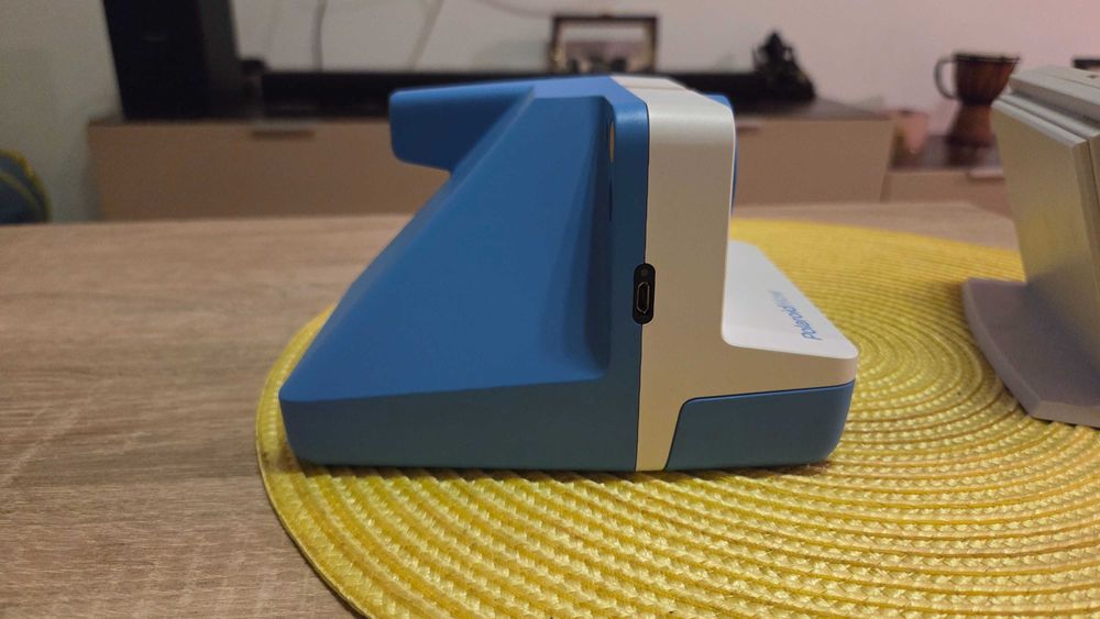 Vând aparat foto Polaroid nefolosit