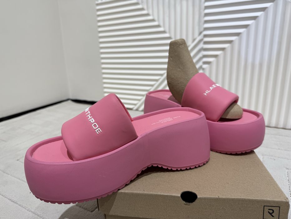 Кроссовки  38-39 размера