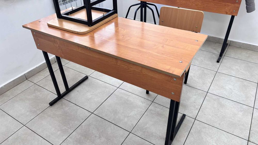 15 столов, со стульями