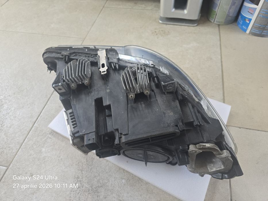 Far bmw f10 NFL BIXENON ADAPTIV  AN 2011 stanga fata