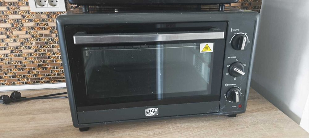 Cuptor Electric Star-Light CER-4818, 1800 W, 230 °C, 48 l, Convectie, Rotisor, Timer, Grill, Negru