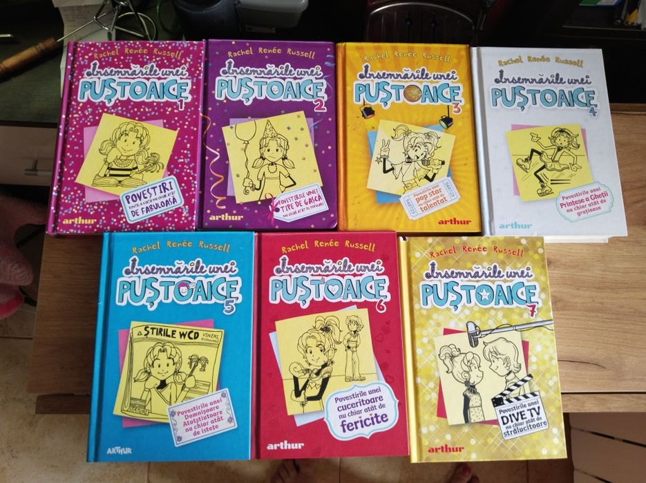 Vând set de 7 cărți însemnările unui puștoaice