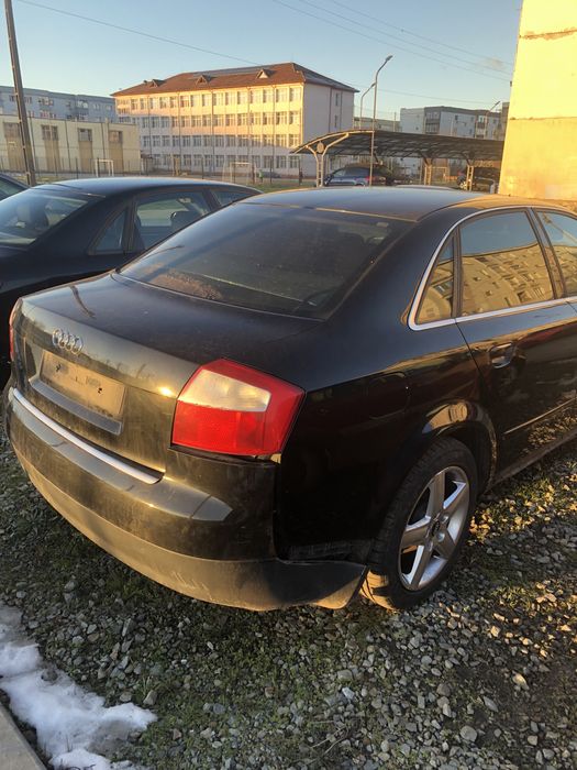Vand s au dezmembrez audi b6 1.6 benzina