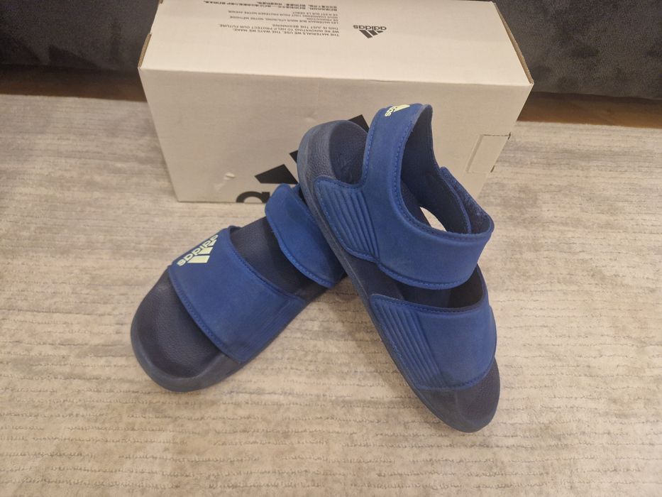 Продавам детски сандали Adidas Adilette