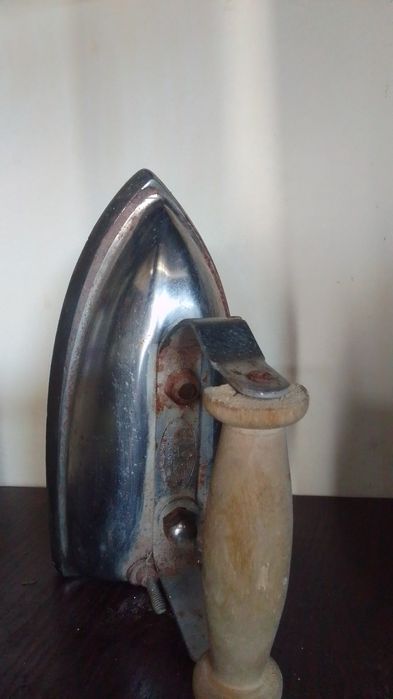 Продам утюг 12000тысяч