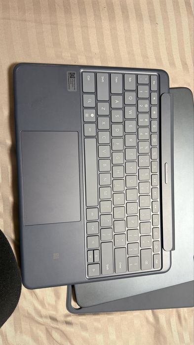Vând tableta ONE PLUS pad3