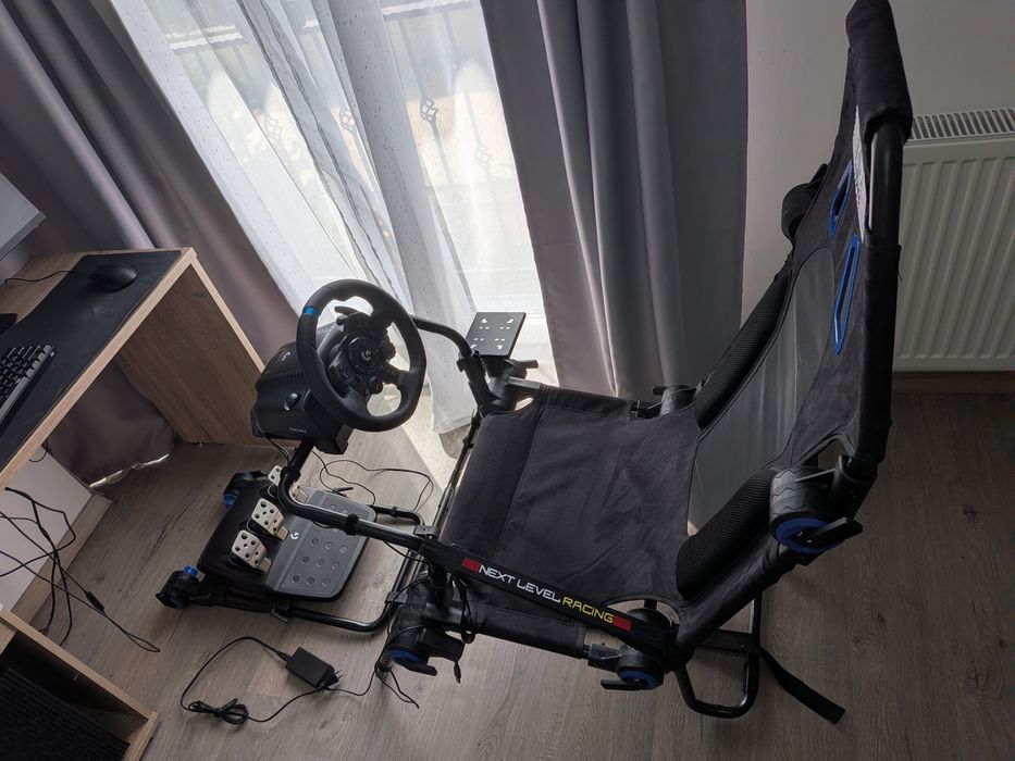 Volan Logitech g923 + Scaun next level racing