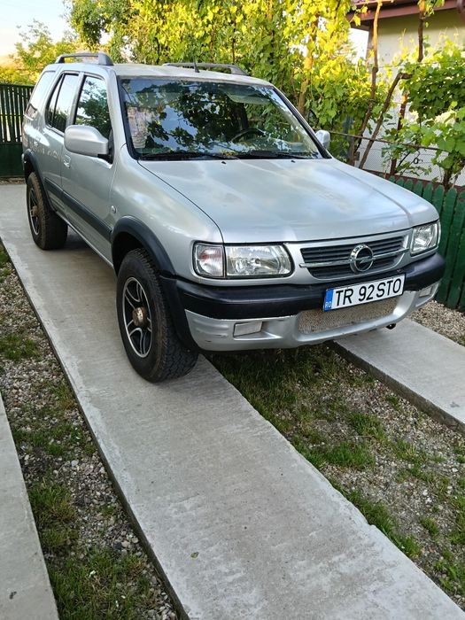 Vând Opel Frontera B