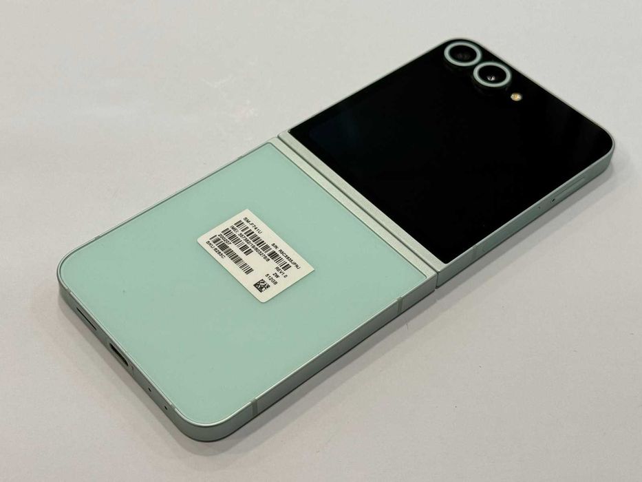 Samsung Galaxy Z Flip6 512GB / 12GB RAM